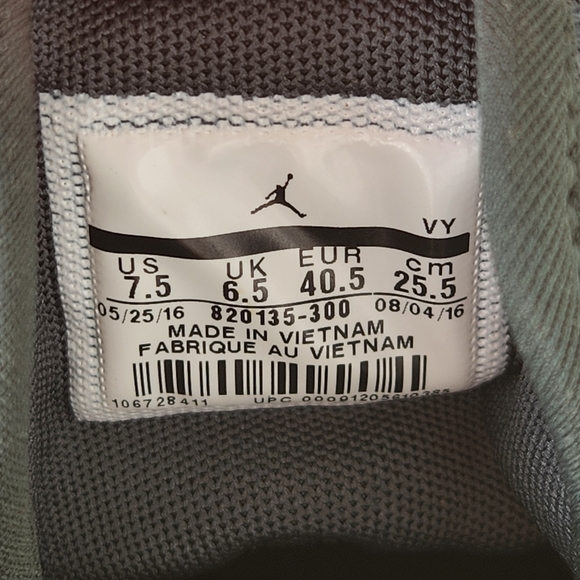 Jordan 1 Flight 4 Released 2016 Size 7.5 mens Colors Grove Green and Bone - Picture 3 of 14